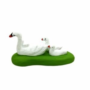 Cygne et trois bébés