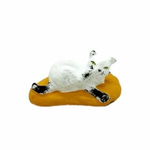 Le chat couché